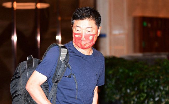 导演肖桂云、演员宋晓英、字幕师姚俊卿、编剧金德顺、美术师高廷伦、剪辑师杨幸媛、导演雷献禾、道具师靳国亭、配音演员胡连华、录音师盛洪涛等老一辈艺术家共同登台，接受全场致敬，中国电影薪火相传、光明不息。